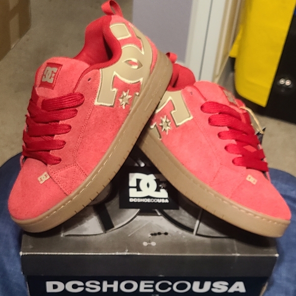 DC Court Graffix "Special Edition" New In Original Box! Men's 10.5 - Picture 1 of 13